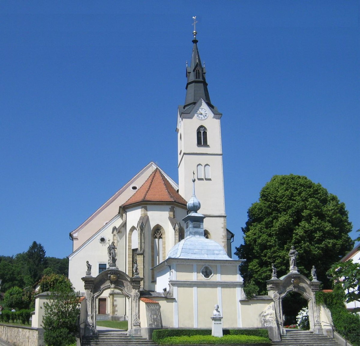 Pfarrkirche zum Heiligen Johannes in Ljutomer Pfarrkirche zum Heiligen Johannes in Ljutomer
