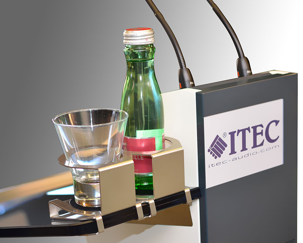 Doppel-Getränkehalter Doppel-Getränkehalter